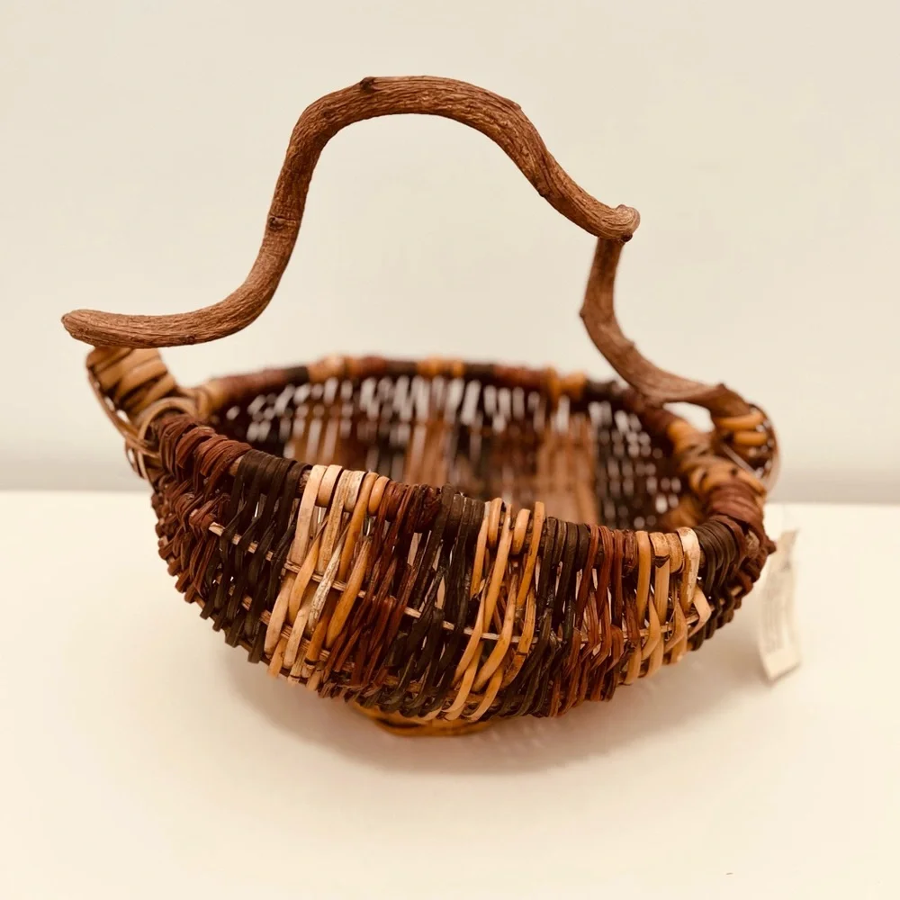 STUNNING BOHO STATEMENT DISPLAY BASKET WITH DRIFTWOOD HANDLE‎